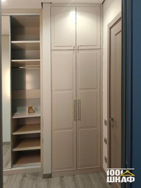 встроенный корпусный шкаф