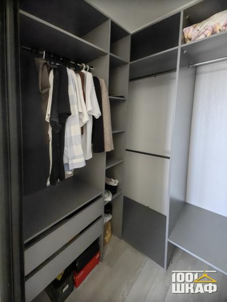 стеллаж в гардеробную