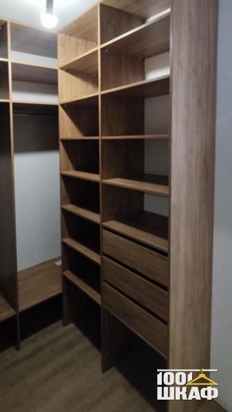 стеллаж в гардеробную