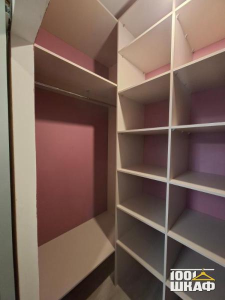 П-образная гардеробная